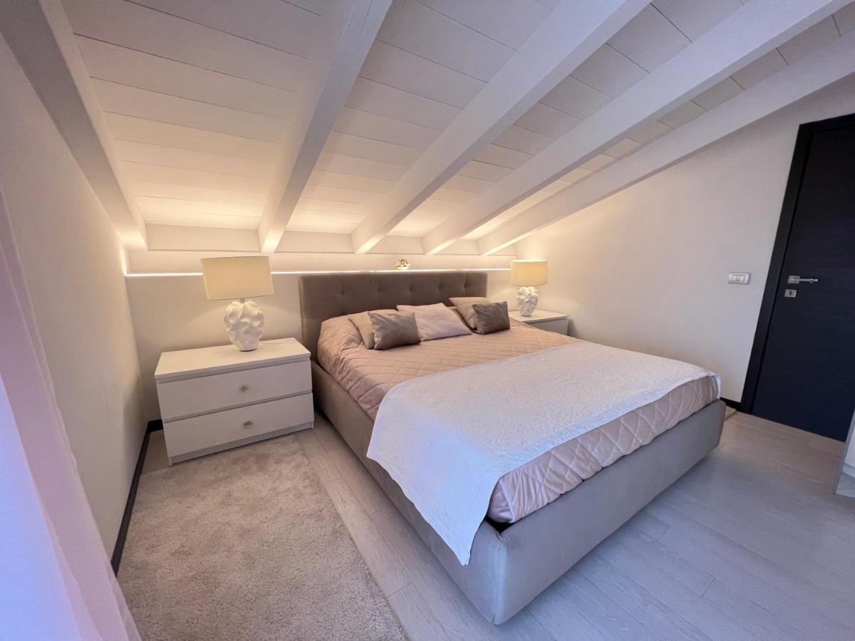 Paganini Suites And Apartments 西尔米奥奈 外观 照片