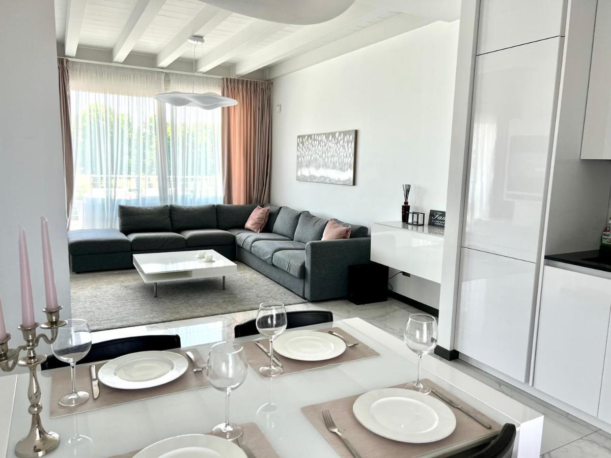 Paganini Suites And Apartments 西尔米奥奈 外观 照片