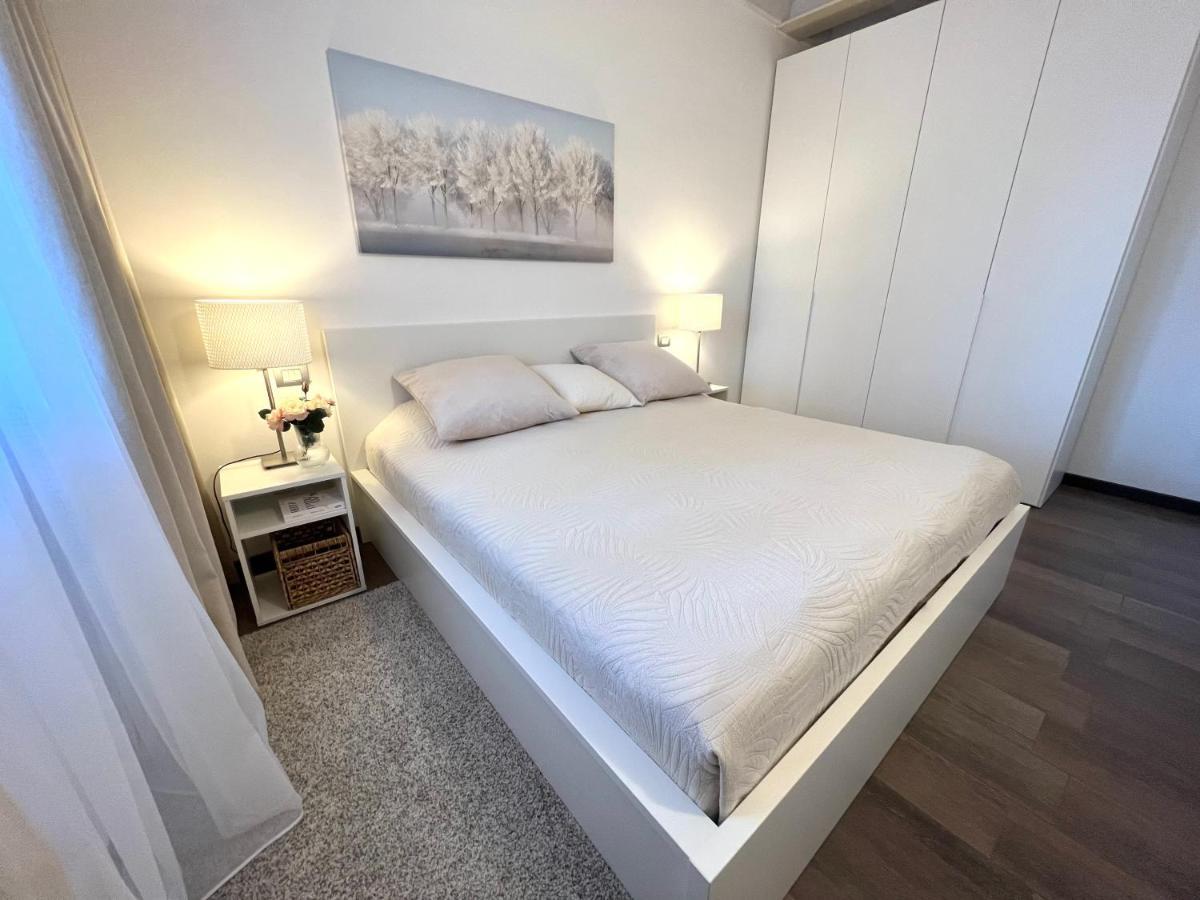 Paganini Suites And Apartments 西尔米奥奈 外观 照片