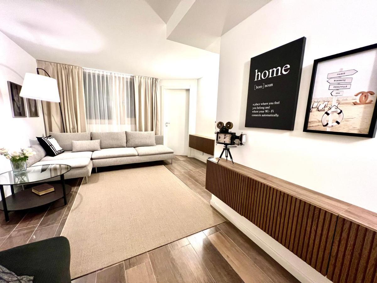 Paganini Suites And Apartments 西尔米奥奈 外观 照片