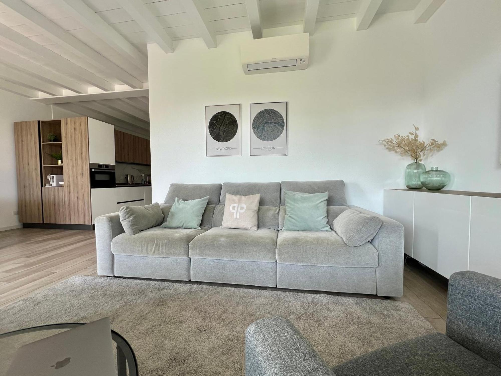 Paganini Suites And Apartments 西尔米奥奈 外观 照片